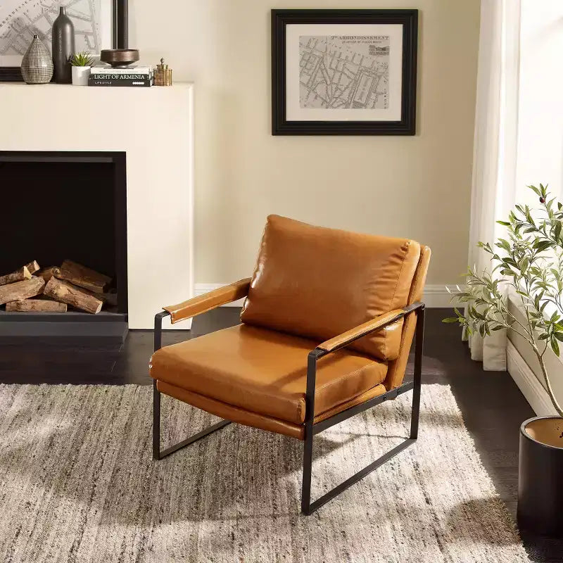 Fauteuil d'appoint avec assise et dossier rembourrés en similicuir