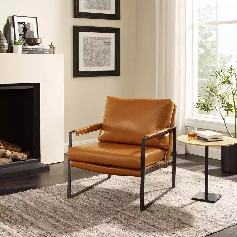 Fauteuil d'appoint avec assise et dossier rembourrés en similicuir