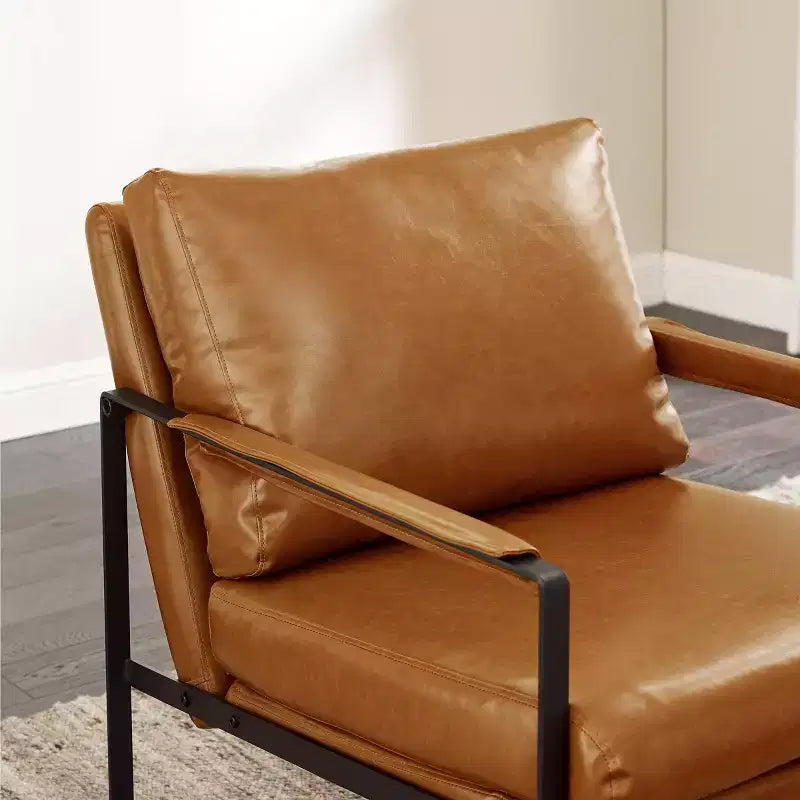 Fauteuil d'appoint avec assise et dossier rembourrés en similicuir