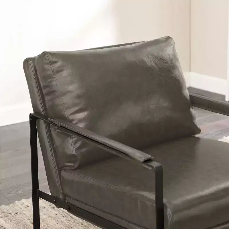Fauteuil d'appoint avec assise et dossier rembourrés en similicuir
