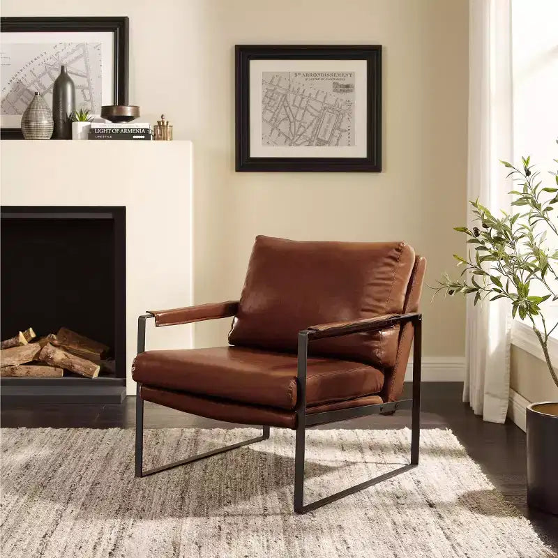 Fauteuil d'appoint avec assise et dossier rembourrés en similicuir