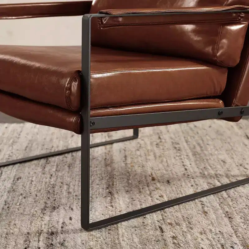 Fauteuil d'appoint avec assise et dossier rembourrés en similicuir