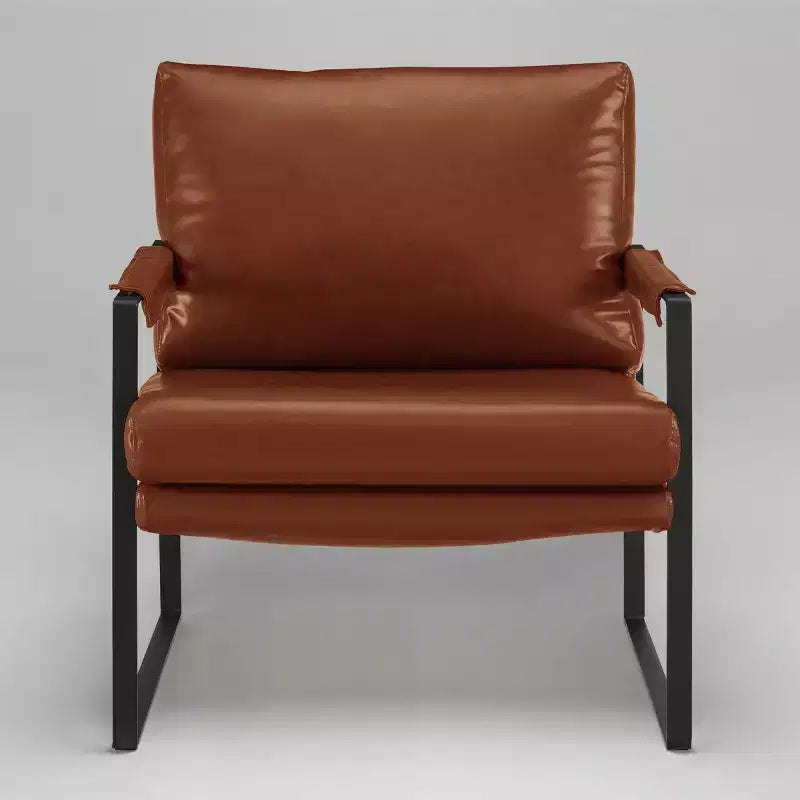 Fauteuil d'appoint avec assise et dossier rembourrés en similicuir