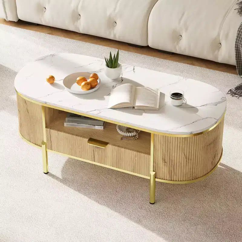 Table basse ovale moderne cannelée de 122 cm, plateau en faux marbre et base incurvée en métal doré, table centrale de salon avec tiroir et rangement