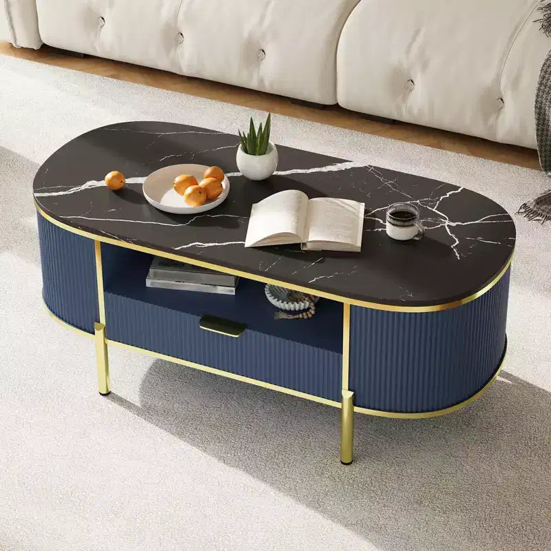 Table basse ovale moderne cannelée de 122 cm, plateau en faux marbre et base incurvée en métal doré, table centrale de salon avec tiroir et rangement