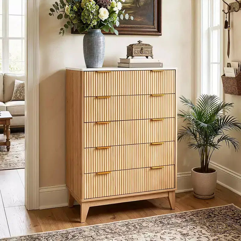 Commode haute élégante avec motif cannelé et accents dorés, commode étroite pour chambre à coucher, entrée, salle de bain
